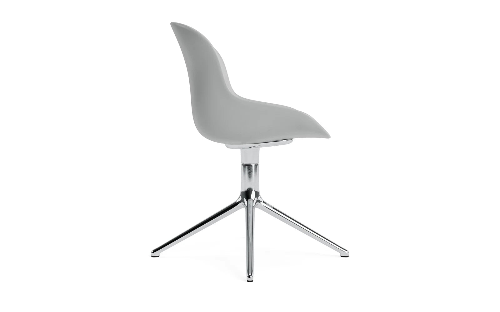 Genießen Sie den Hyg Drehsessel Aluminium Grau von Normann Copenhagen – ein stilvolles Möbelstück, das Komfort und skandinavisches Design harmonisch verbindet.