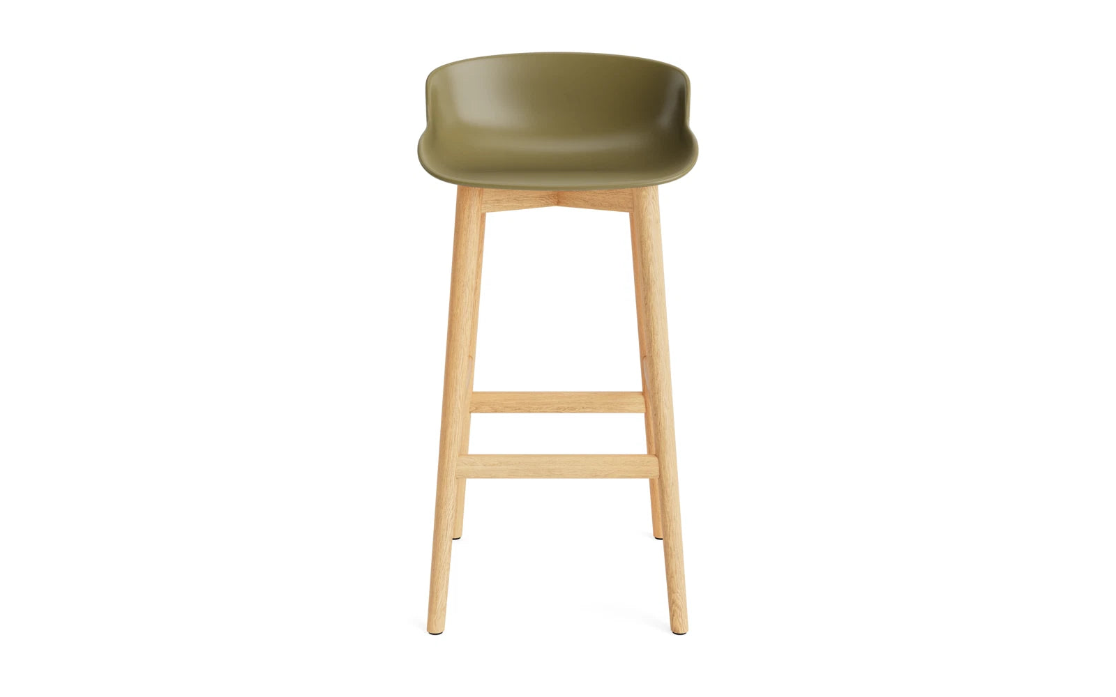 Genießen Sie den Hyg Barhocker 75 cm in Eiche Olive von Normann Copenhagen – ein harmonisches Design, das Gemütlichkeit und Funktionalität perfekt kombiniert.