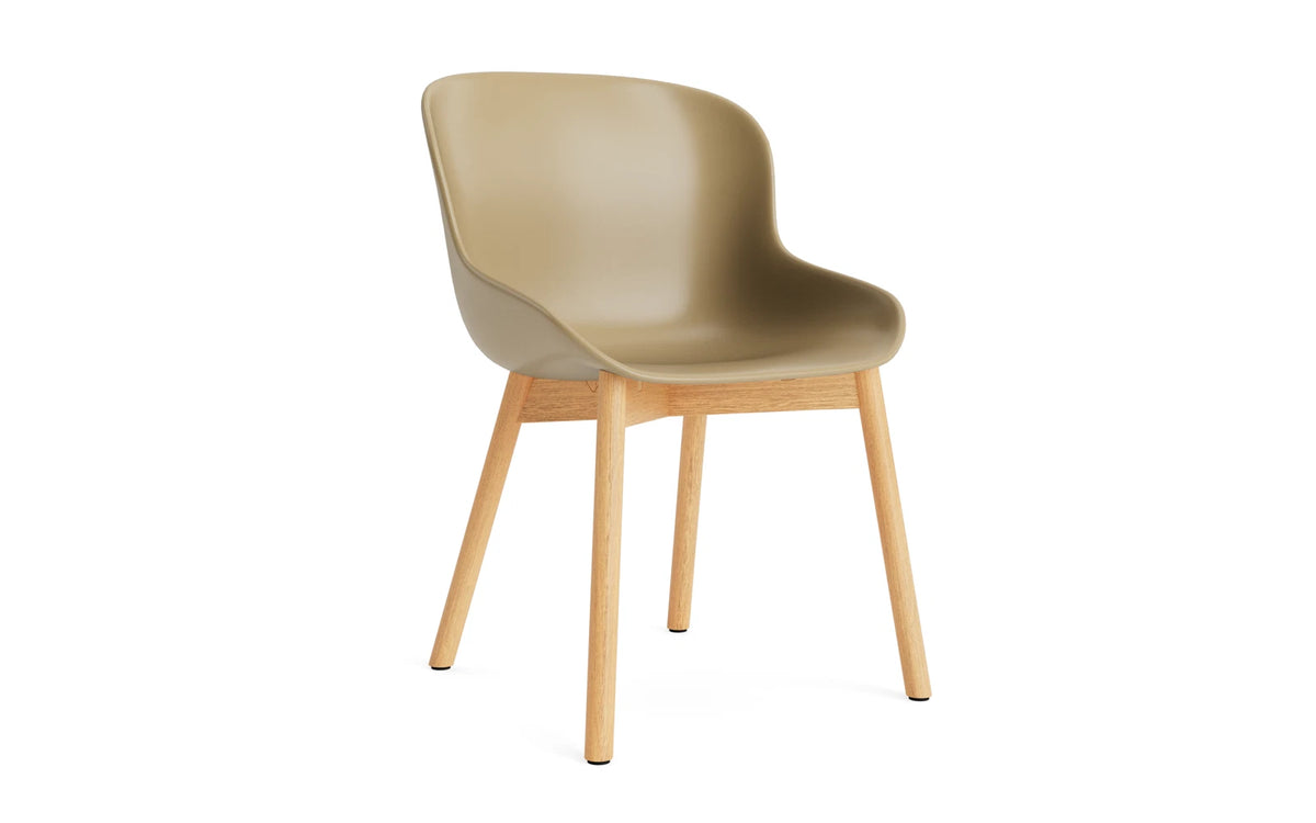 Hyg Stuhl Eiche Sand in Sand präsentiert im Onlineshop von KAQTU Design AG. Stuhl ist von Normann Copenhagen