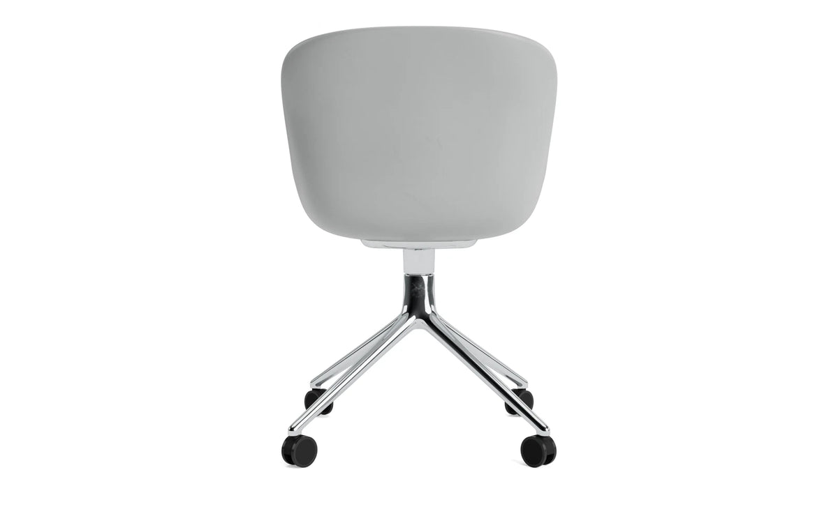 Hyg Drehstuhl 4W Aluminium/grau in Grau präsentiert im Onlineshop von KAQTU Design AG. Drehstuhl ist von Normann Copenhagen