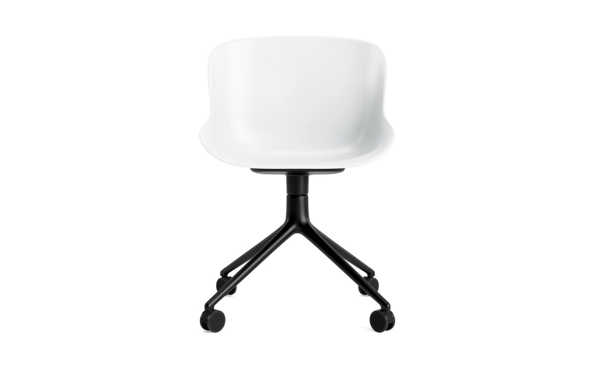 Hyg Drehstuhl 4W schwarzes Aluminium/weiss in Weiss präsentiert im Onlineshop von KAQTU Design AG. Drehstuhl ist von Normann Copenhagen