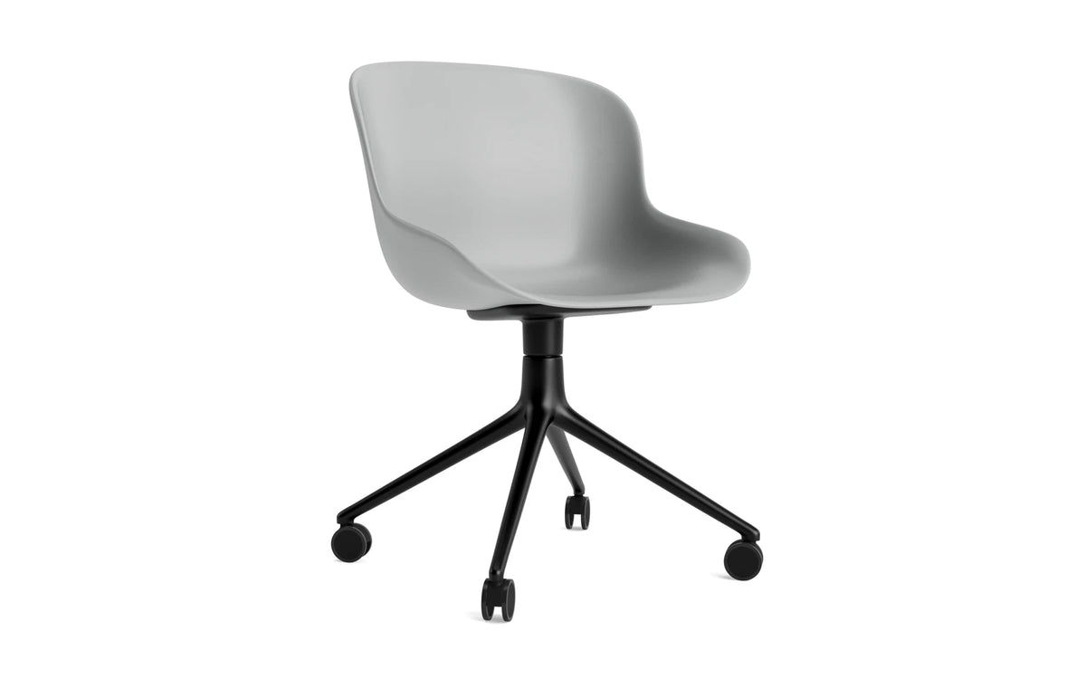 Hyg Drehstuhl 4W schwarzes Aluminium/grau in Grau präsentiert im Onlineshop von KAQTU Design AG. Drehstuhl ist von Normann Copenhagen
