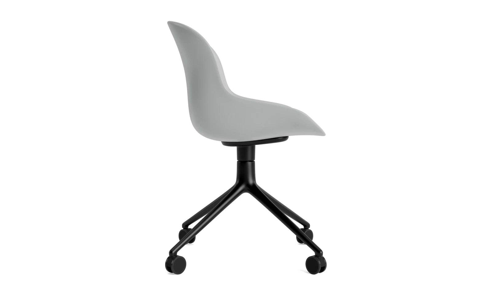 Entdecken Sie den Hyg Drehstuhl 4W von Normann Copenhagen – ein stilvoller Drehstuhl aus robustem Aluminium und elegantem grauen Stoff, der Komfort und skandinavisches Design vereint.