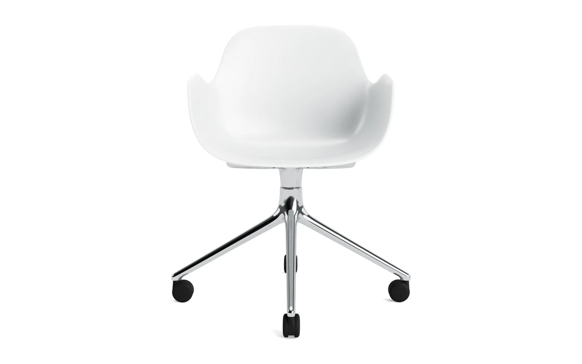 Form Drehstuhl 4W Aluminium/Weiss in Weiss präsentiert im Onlineshop von KAQTU Design AG. Bürostuhl ist von Normann Copenhagen