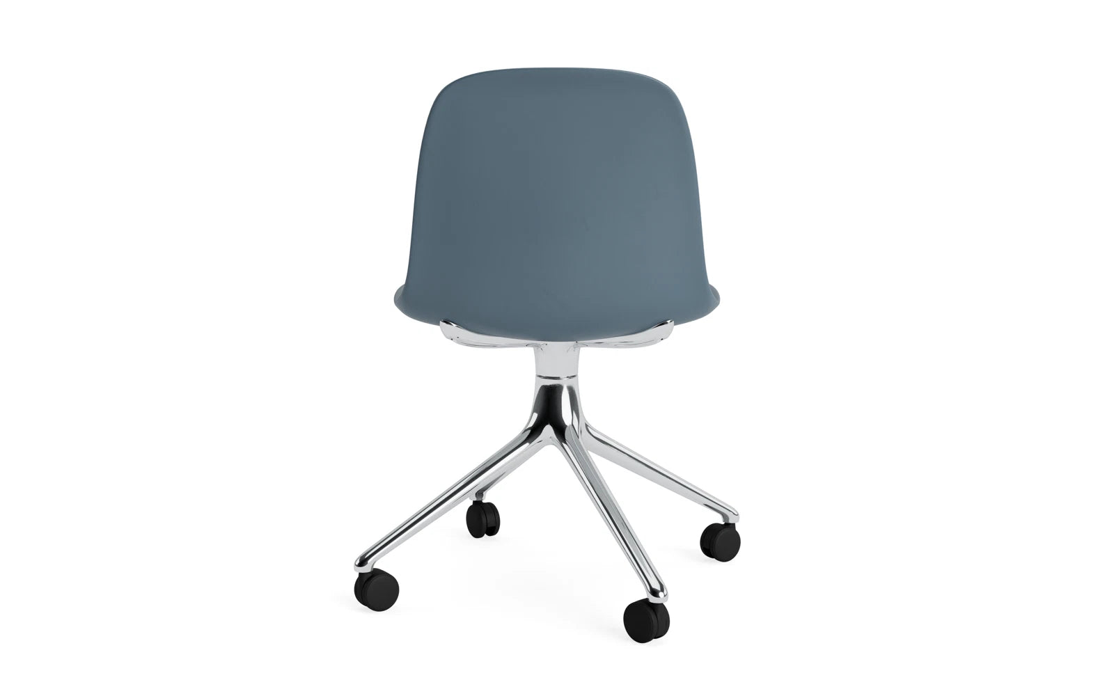 Erleben Sie den Form Drehstuhl 4W Aluminium/blau von Normann Copenhagen – ein elegantes Designhighlight für jeden Raum, das Komfort und Stil vereint.