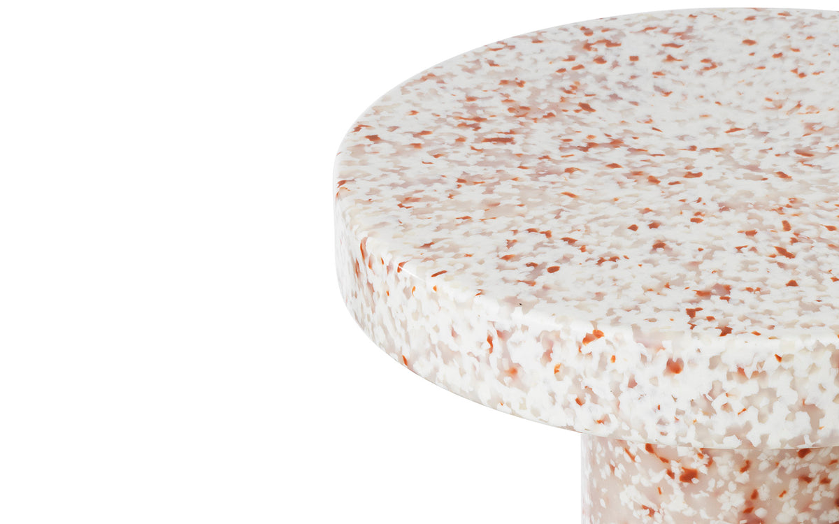 Bit Hocker Cone in Weiss präsentiert im Onlineshop von KAQTU Design AG. Pouf ist von Normann Copenhagen