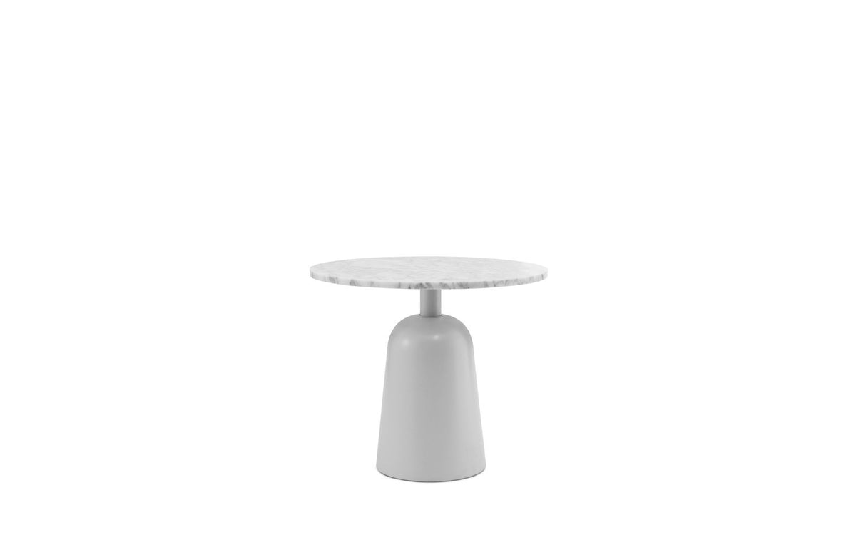 Turn Beistelltisch in Weiss Marmor präsentiert im Onlineshop von KAQTU Design AG. Couchtisch ist von Normann Copenhagen