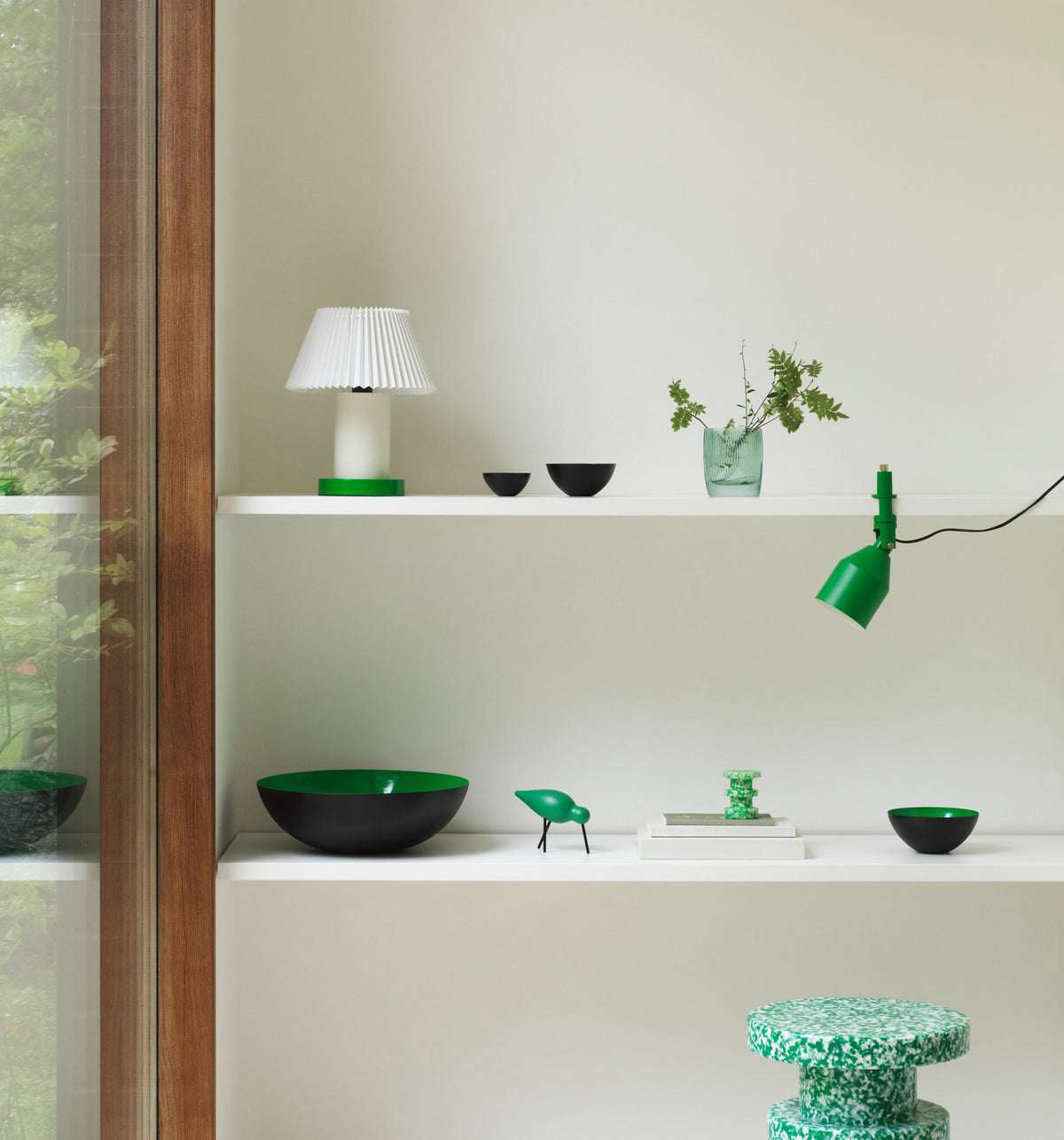 Klip Leuchte in Weiss präsentiert im Onlineshop von KAQTU Design AG. Wandleuchte ist von Normann Copenhagen
