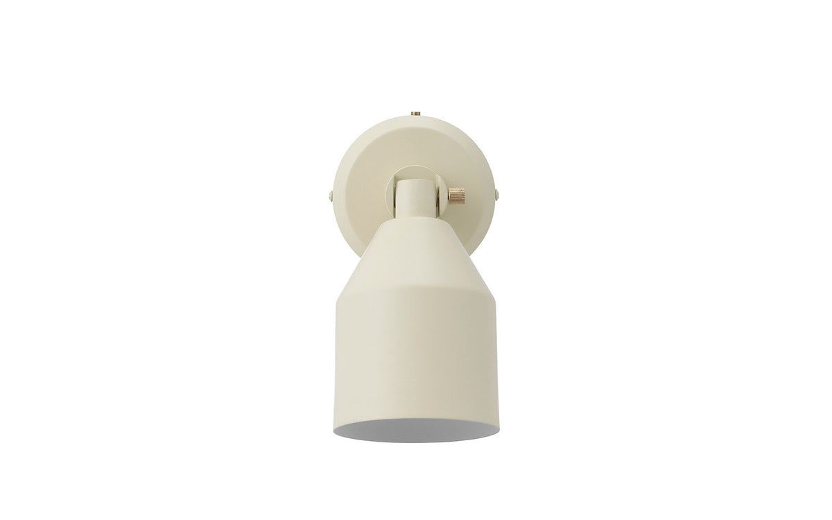 Klip Wandleuchte in Warmes grau präsentiert im Onlineshop von KAQTU Design AG. Wandleuchte ist von Normann Copenhagen