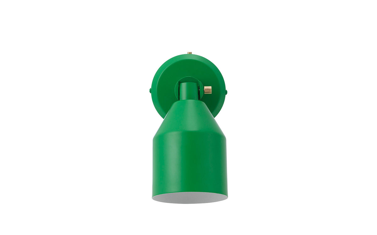 Klip Wandleuchte in Grün präsentiert im Onlineshop von KAQTU Design AG. Wandleuchte ist von Normann Copenhagen