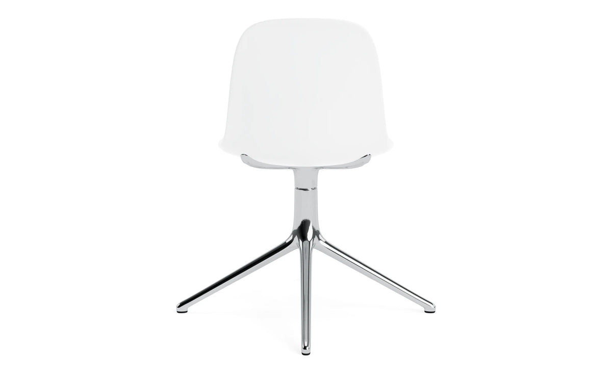 Form Drehstuhl in Weiss präsentiert im Onlineshop von KAQTU Design AG. Dreh-Schalenstuhl ist von Normann Copenhagen