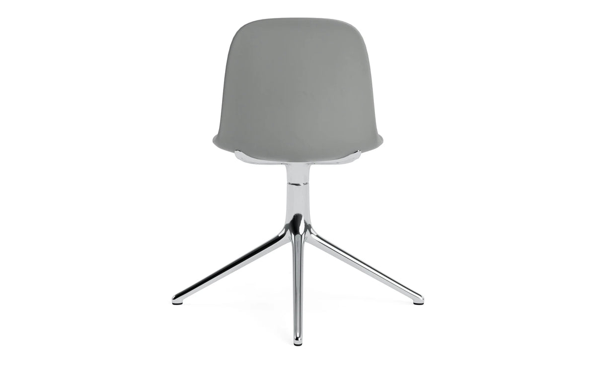 Form Drehstuhl in Grau präsentiert im Onlineshop von KAQTU Design AG. Dreh-Schalenstuhl ist von Normann Copenhagen