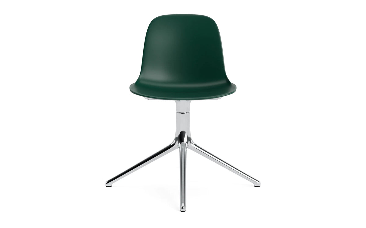 Form Drehstuhl in Grün präsentiert im Onlineshop von KAQTU Design AG. Dreh-Schalenstuhl ist von Normann Copenhagen