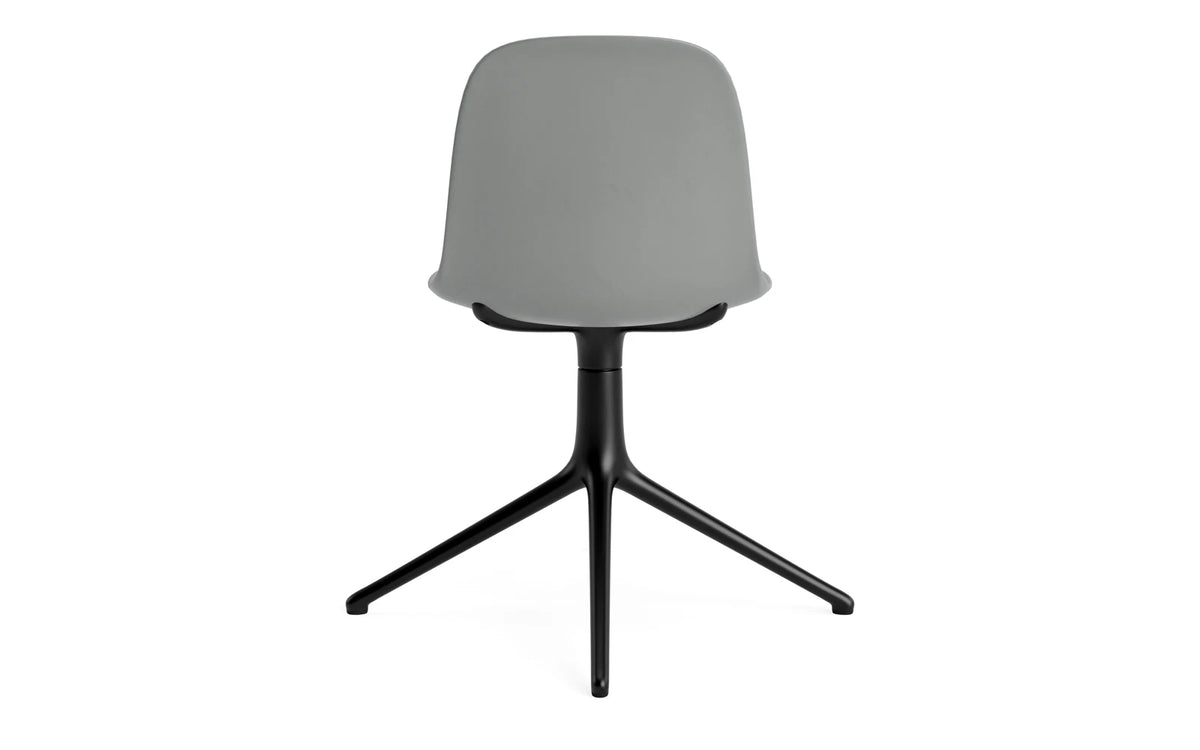 Form Drehstuhl in Grau präsentiert im Onlineshop von KAQTU Design AG. Dreh-Schalenstuhl ist von Normann Copenhagen