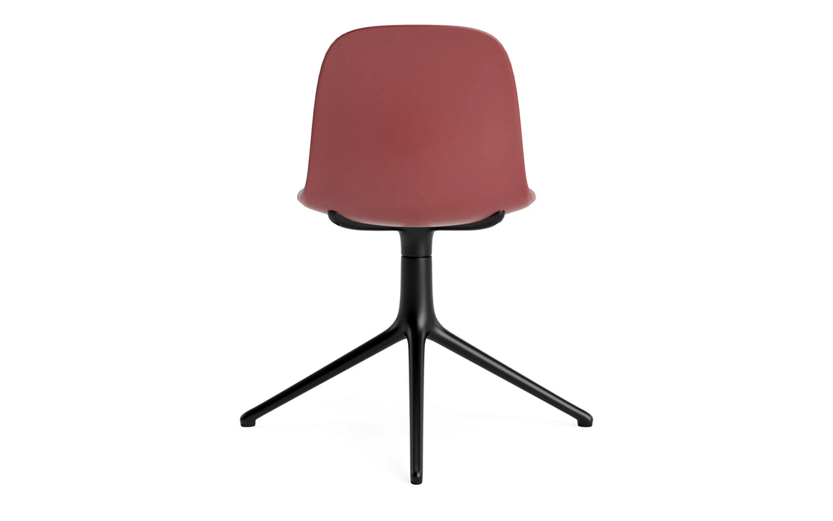 Form Drehstuhl in Rot präsentiert im Onlineshop von KAQTU Design AG. Dreh-Schalenstuhl ist von Normann Copenhagen