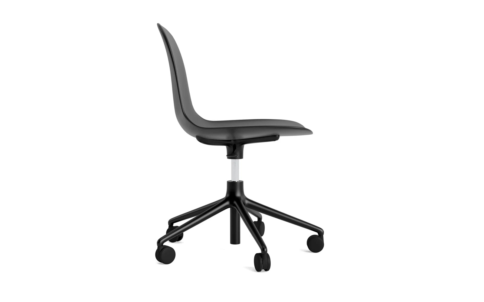 Der Form Bürostuhl von Normann Copenhagen vereint stilvolles Design und hohen Sitzkomfort. Ideal für moderne Büros und kreative Arbeitsumgebungen.