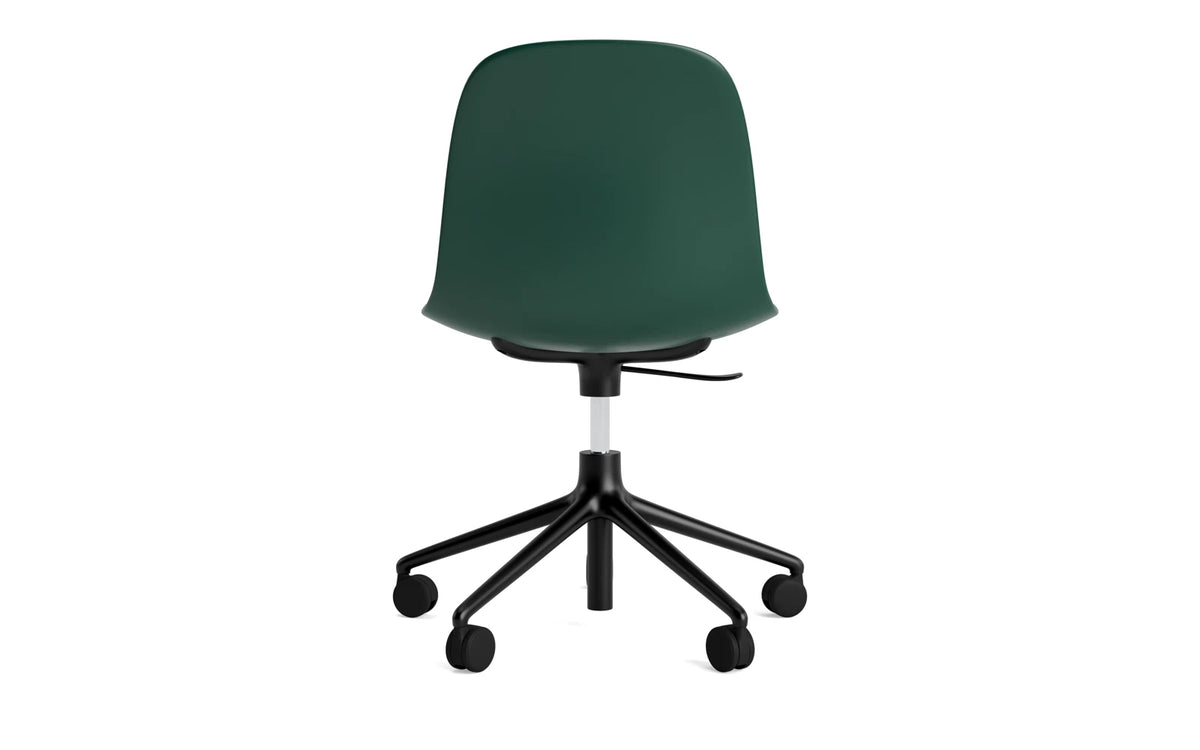Form Bürostuhl in Grün präsentiert im Onlineshop von KAQTU Design AG. Dreh-Schalenstuhl mit Rollen ist von Normann Copenhagen