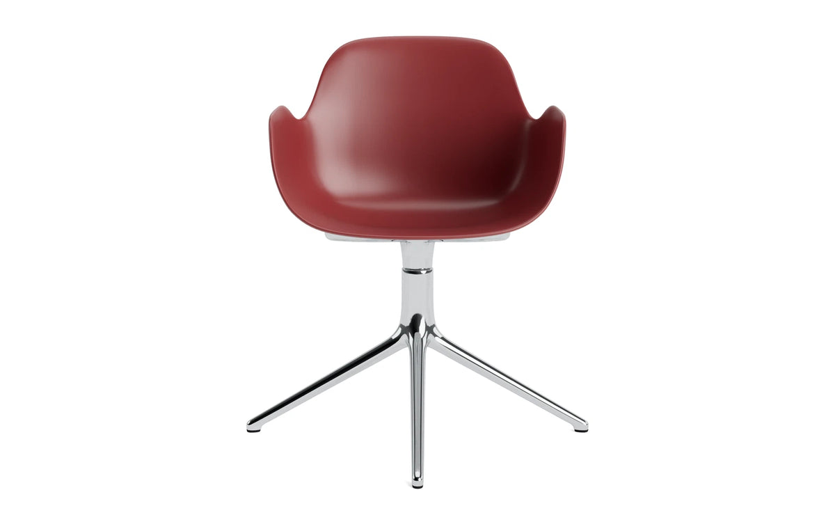 Form Drehstuhl mit Armlehne in Rot präsentiert im Onlineshop von KAQTU Design AG. Dreh-Schalenstuhl mit Armlehnen ist von Normann Copenhagen
