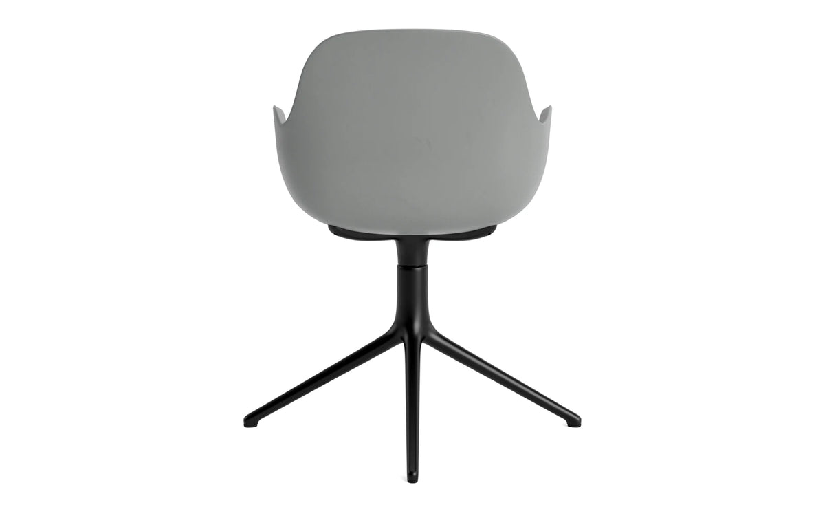 Form Drehstuhl mit Armlehne in Grey präsentiert im Onlineshop von KAQTU Design AG. Dreh-Schalenstuhl mit Armlehnen ist von Normann Copenhagen