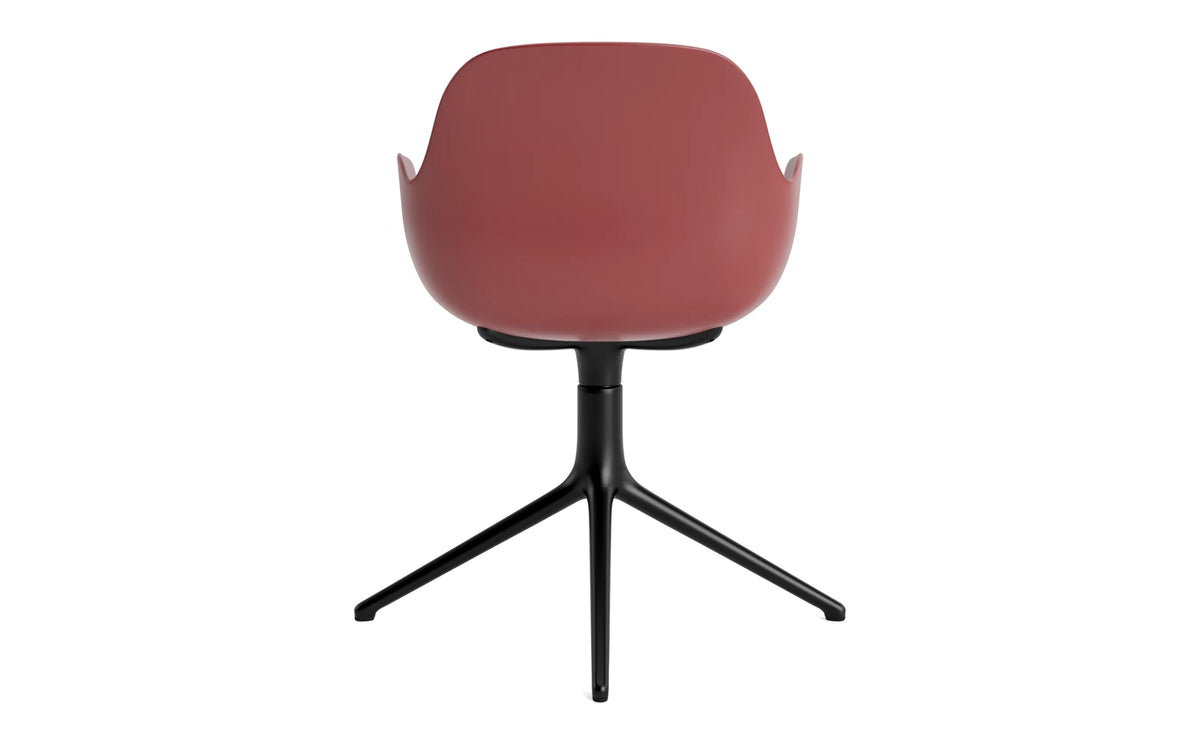 Form Drehstuhl mit Armlehne in Rot präsentiert im Onlineshop von KAQTU Design AG. Dreh-Schalenstuhl mit Armlehnen ist von Normann Copenhagen