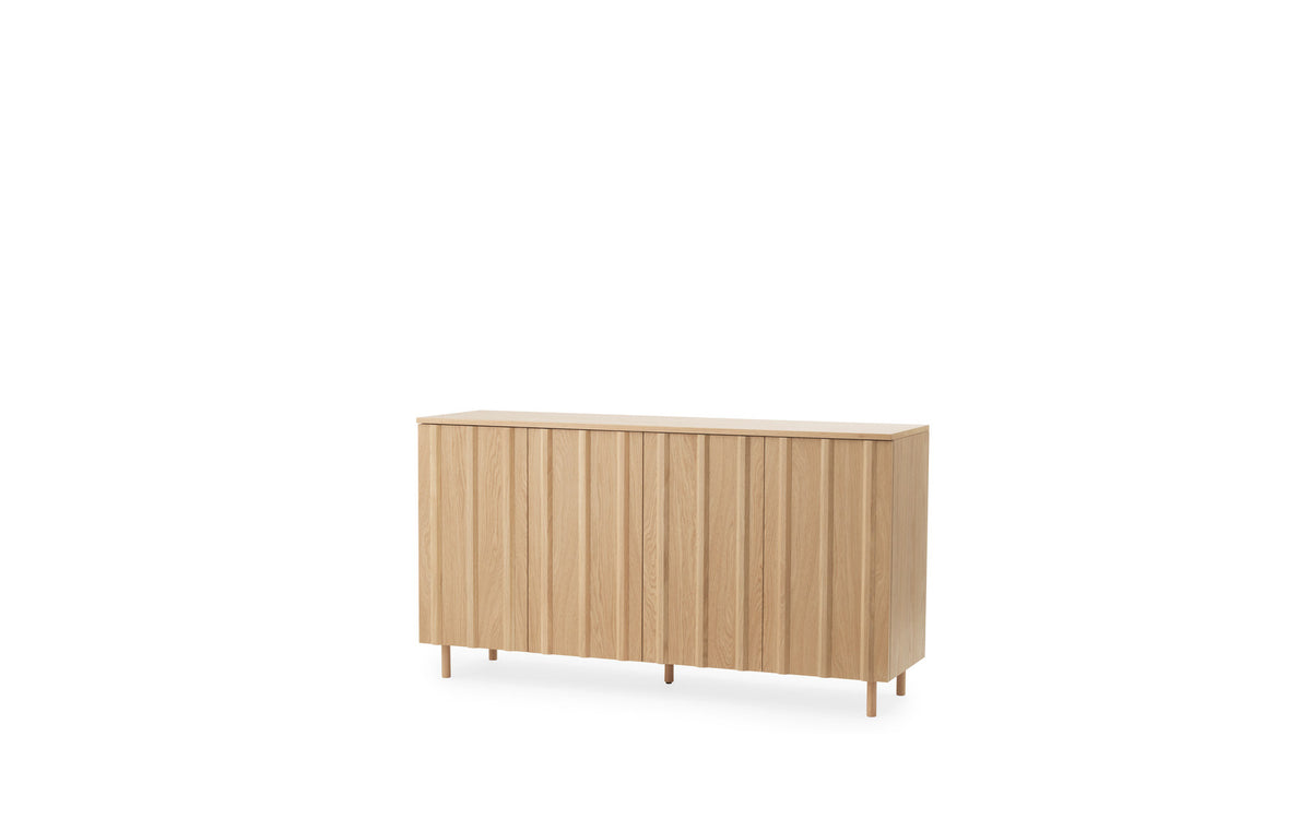 Rib Sideboard in Eiche präsentiert im Onlineshop von KAQTU Design AG. Sideboard ist von Normann Copenhagen