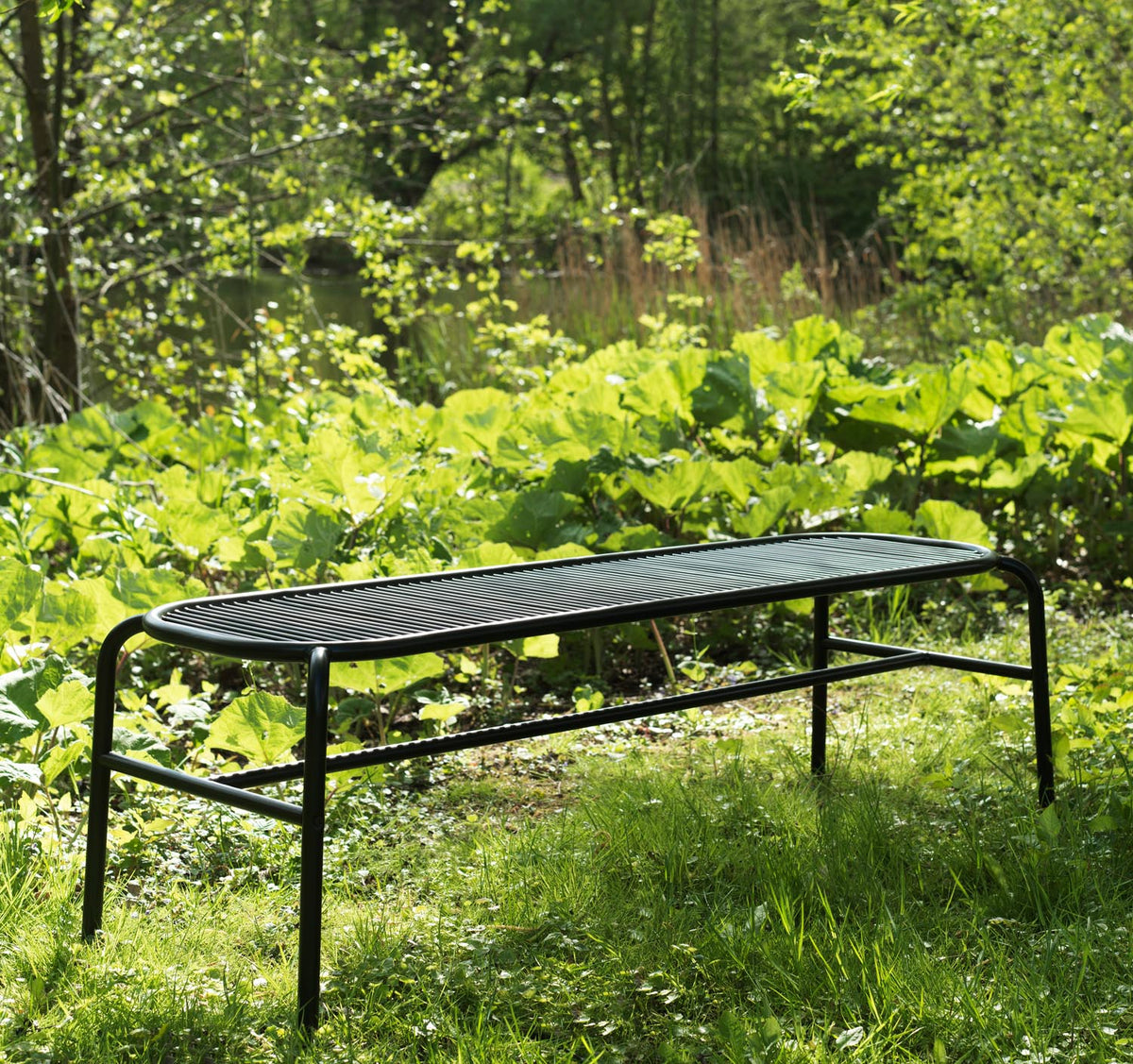 Vig Bank in präsentiert im Onlineshop von KAQTU Design AG. Gartenbank ist von Normann Copenhagen