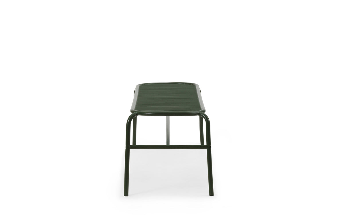 Vig Bank in Dunkelgrün präsentiert im Onlineshop von KAQTU Design AG. Gartenbank ist von Normann Copenhagen