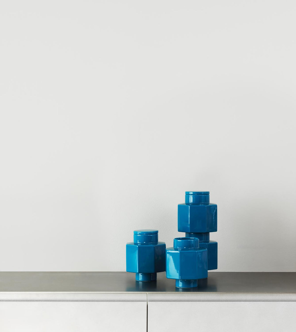 Deko Object H5 in Petrol Blue präsentiert im Onlineshop von KAQTU Design AG. Kunstgegenstände ist von Normann Copenhagen