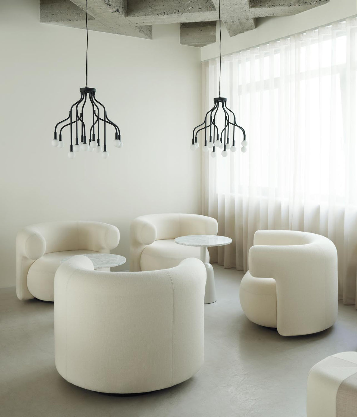 Vekst Lampe Klein EU Schwarz in präsentiert im Onlineshop von KAQTU Design AG. Pendelleuchte ist von Normann Copenhagen