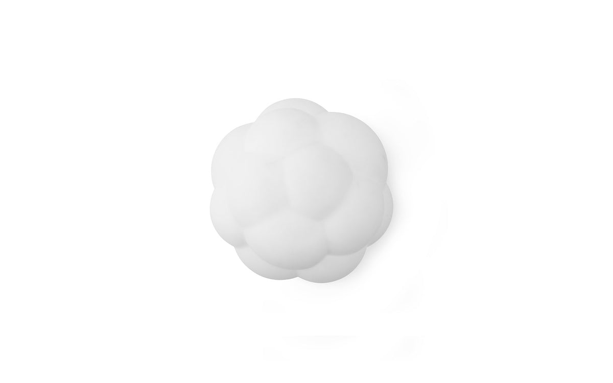 Bubba Leuchte EU in White präsentiert im Onlineshop von KAQTU Design AG. Pendelleuchte ist von Normann Copenhagen
