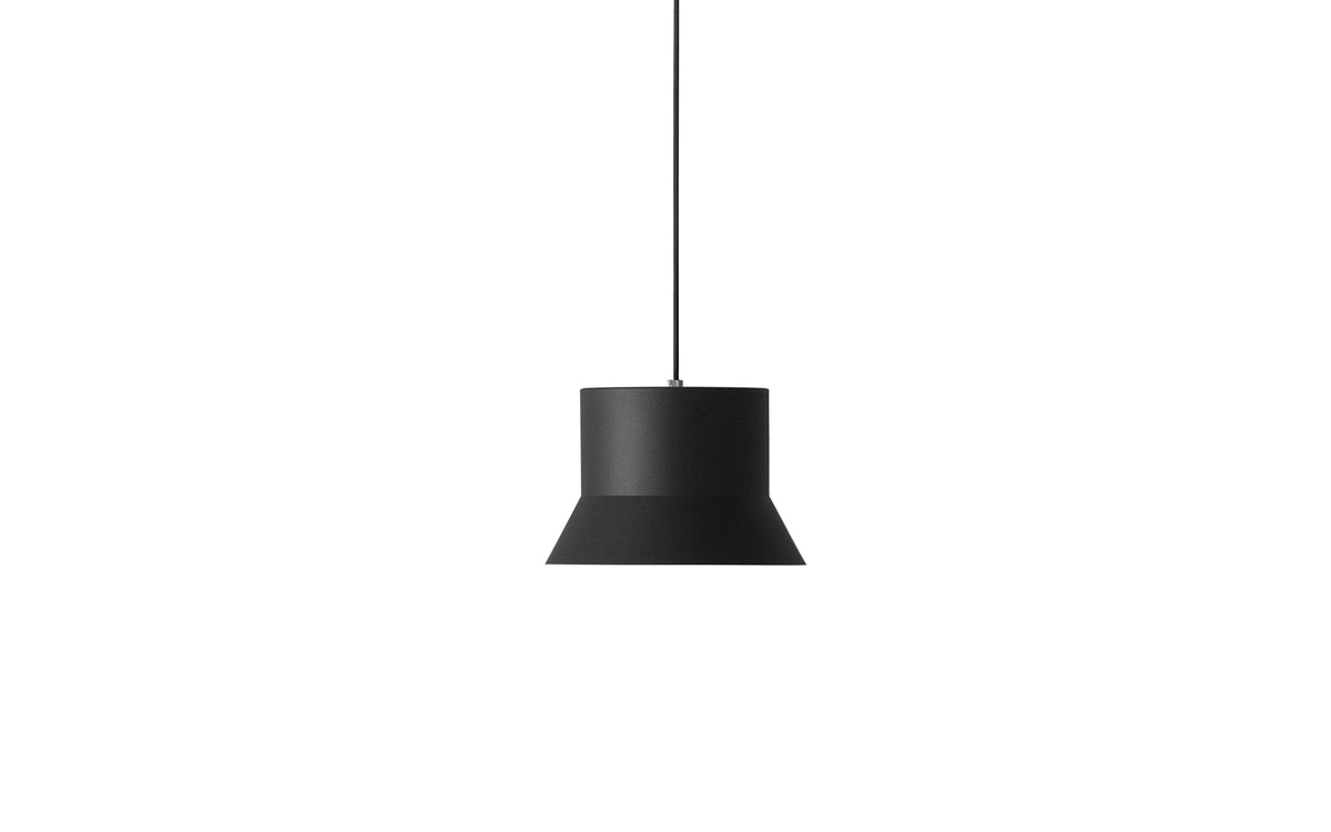 Hat Leuchte Gross EU in präsentiert im Onlineshop von KAQTU Design AG. Pendelleuchte ist von Normann Copenhagen