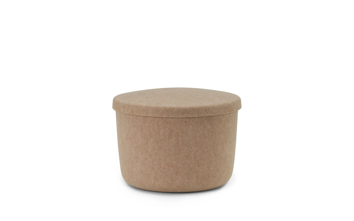 Hide Storage Pouf klein in präsentiert im Onlineshop von KAQTU Design AG. Pouf ist von Normann Copenhagen