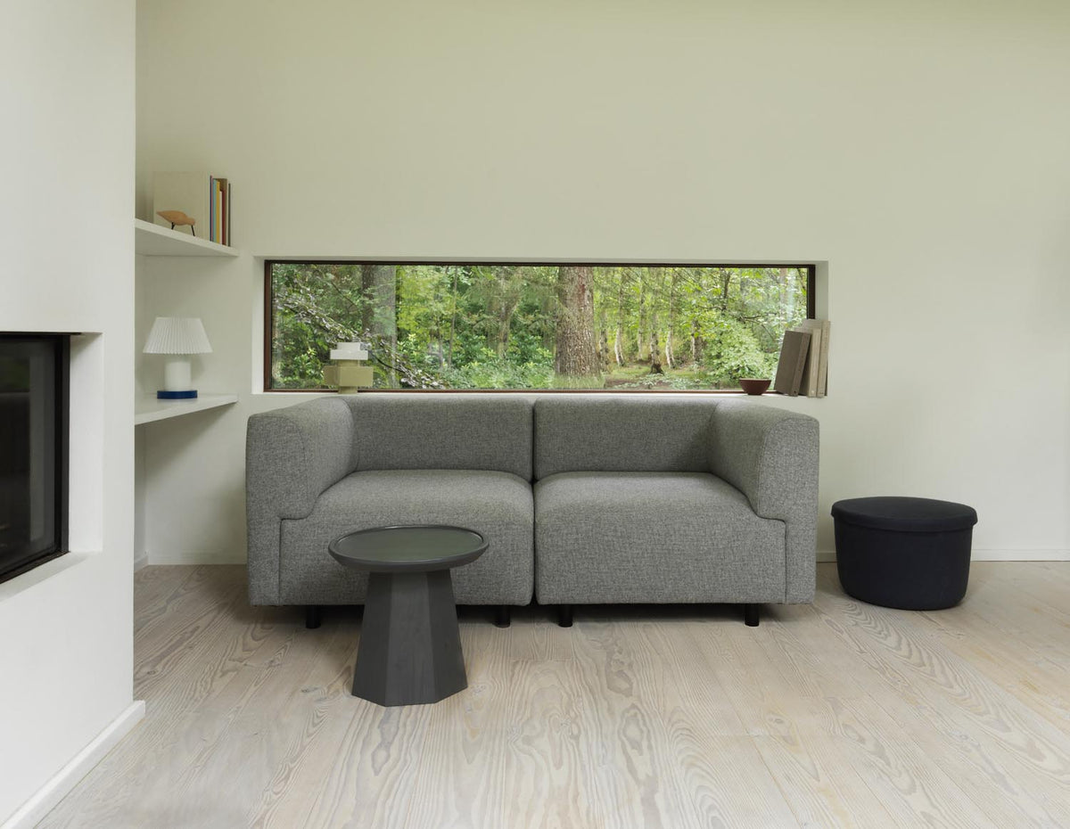 Hide Storage Pouf Gross in Felt 354 präsentiert im Onlineshop von KAQTU Design AG. Pouf ist von Normann Copenhagen