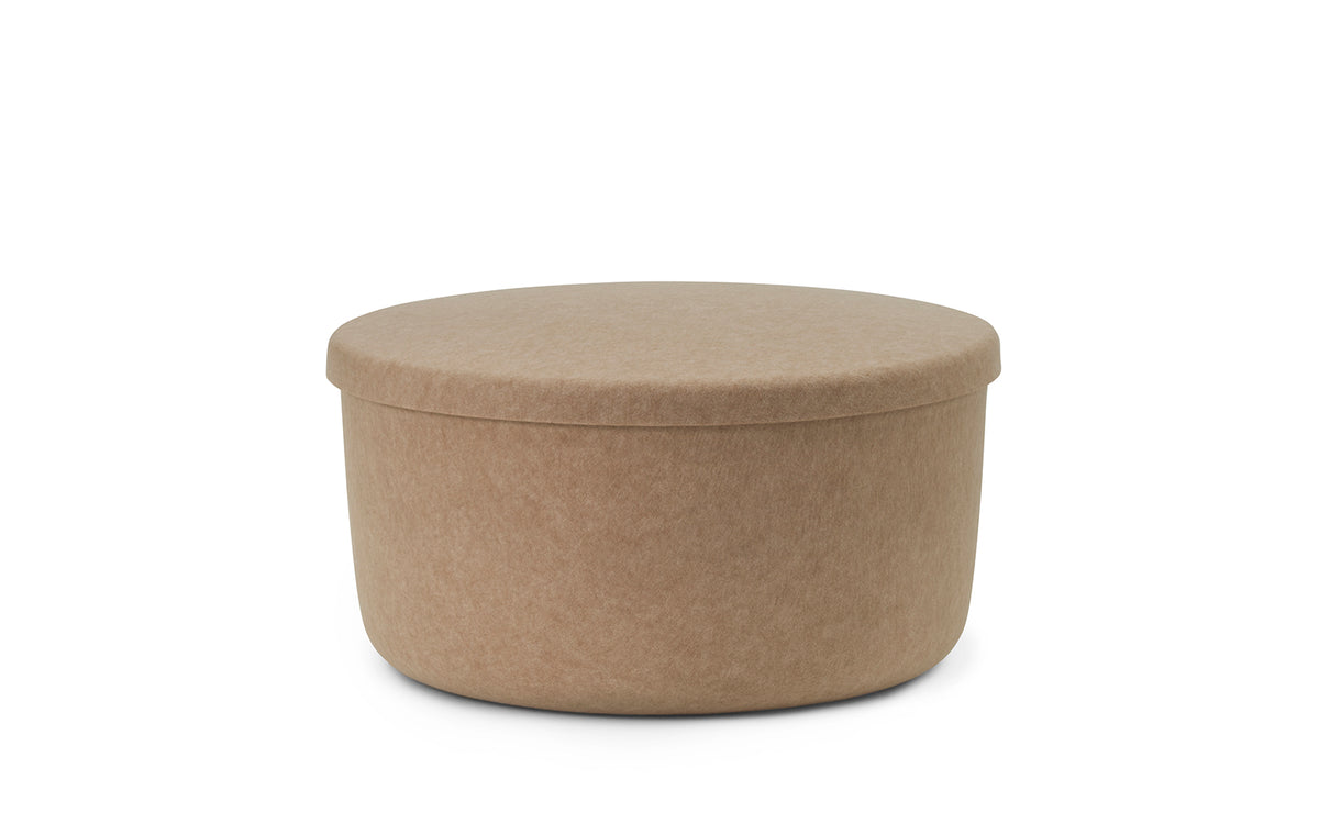 Hide Storage Pouf Gross in präsentiert im Onlineshop von KAQTU Design AG. Pouf ist von Normann Copenhagen