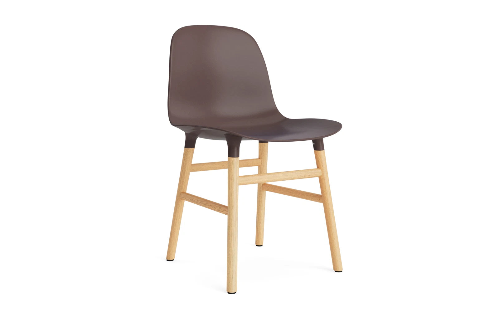 Form Stuhl Braun/Eiche in  präsentiert im Onlineshop von KAQTU Design AG. Stuhl ist von Normann Copenhagen
