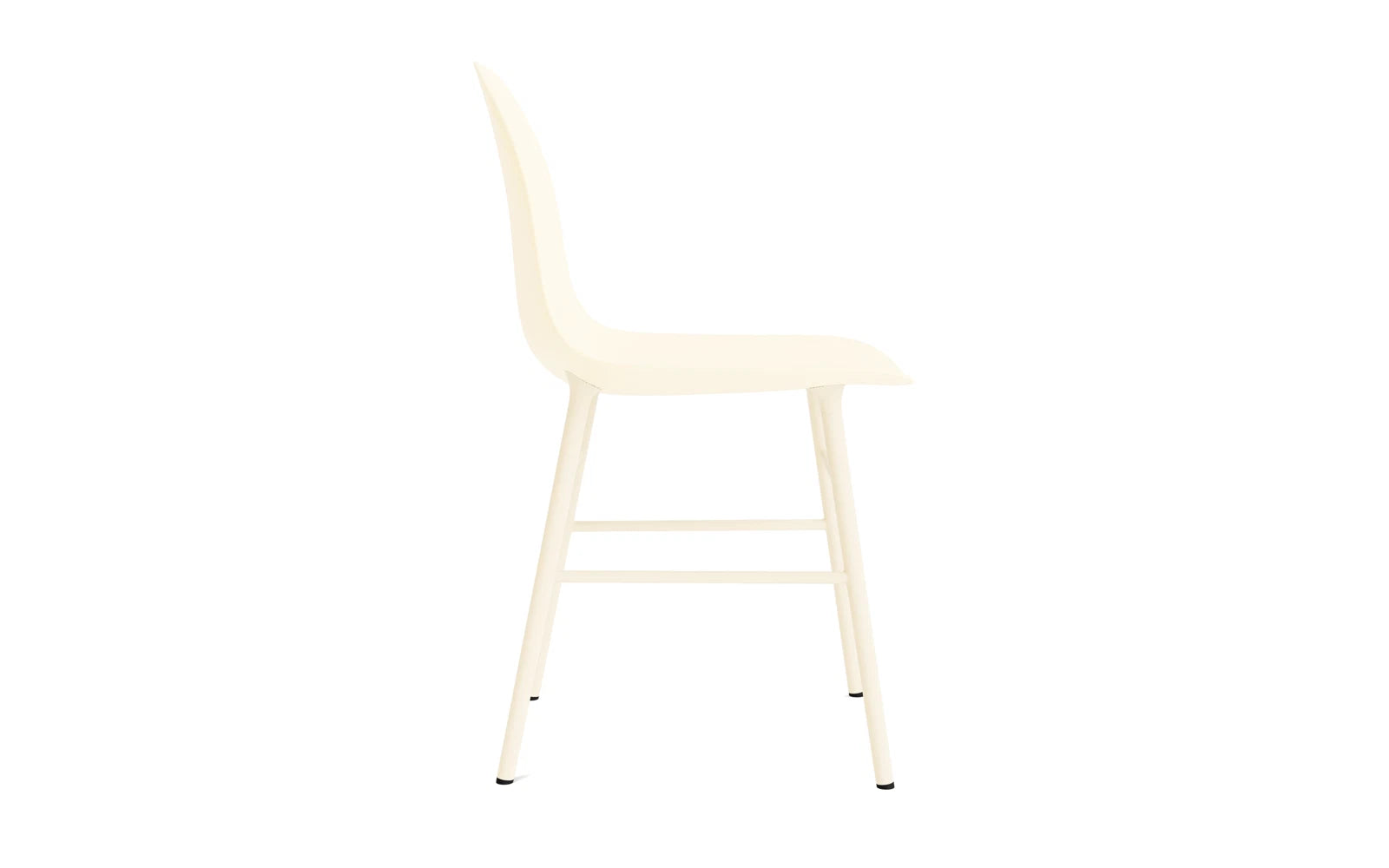 Entdecken Sie den Form Stuhl Creme von Normann Copenhagen – ein elegantes Designstück, das Funktionalität und Komfort vereint.