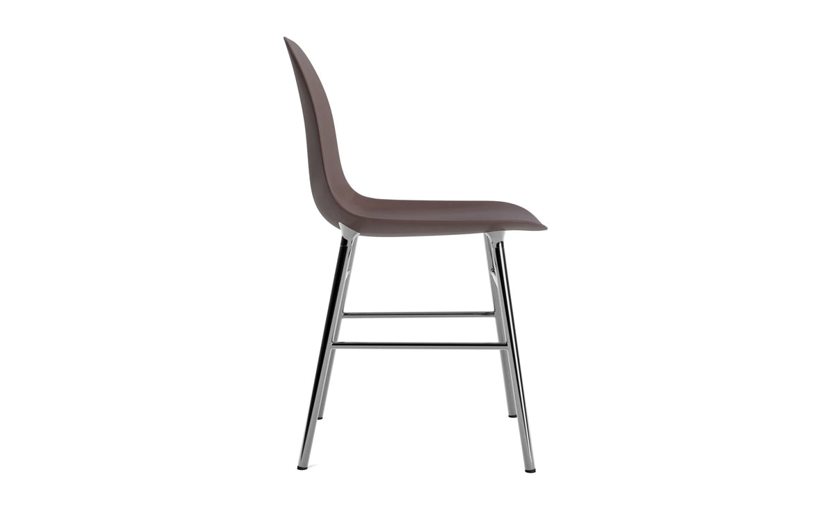 Form Stuhl Braun/Chrom in Braun präsentiert im Onlineshop von KAQTU Design AG. Stuhl ist von Normann Copenhagen