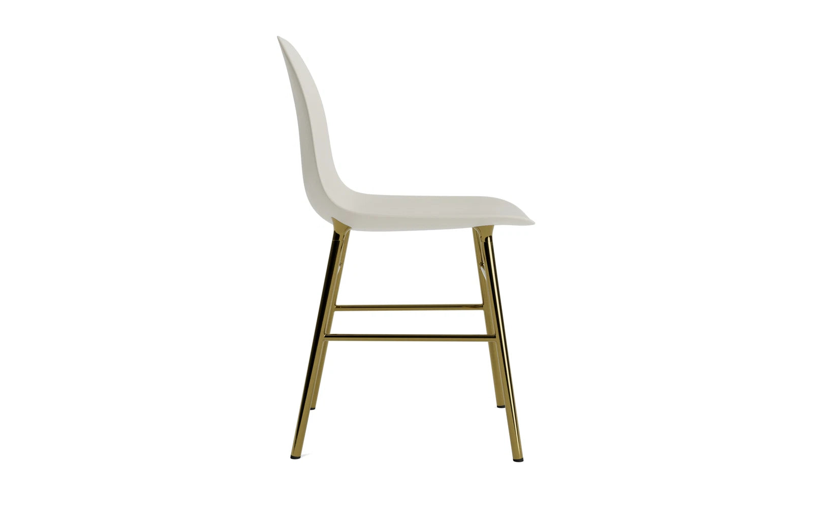 Entdecken Sie den Form Stuhl Messing Hellgrau von Normann Copenhagen – ein elegantes Möbelstück, das zeitloses Design und Funktionalität perfekt kombiniert.