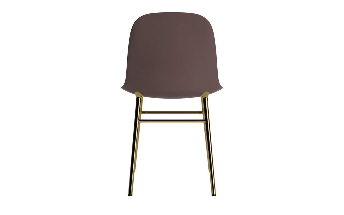 Form Stuhl Messing Braun in Braun präsentiert im Onlineshop von KAQTU Design AG. Stuhl ist von Normann Copenhagen