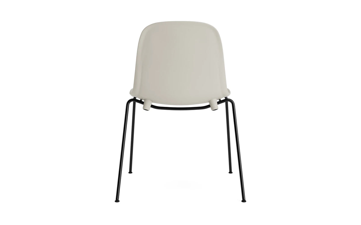 Form Stapelstuhl Schwartz Stahl Hellgrau in Hellgrau präsentiert im Onlineshop von KAQTU Design AG. Stuhl ist von Normann Copenhagen