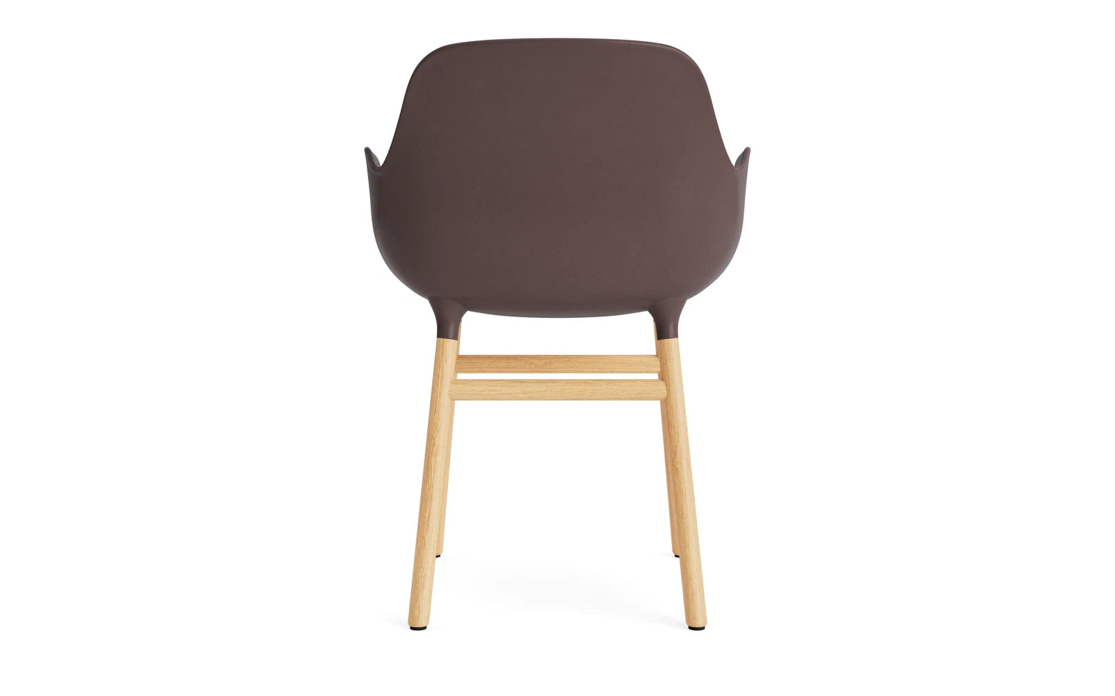 Erleben Sie den Form Lehnstuhl Eiche Braun von Normann Copenhagen – ein elegantes Möbelstück, das modernes Design und höchsten Komfort vereint.