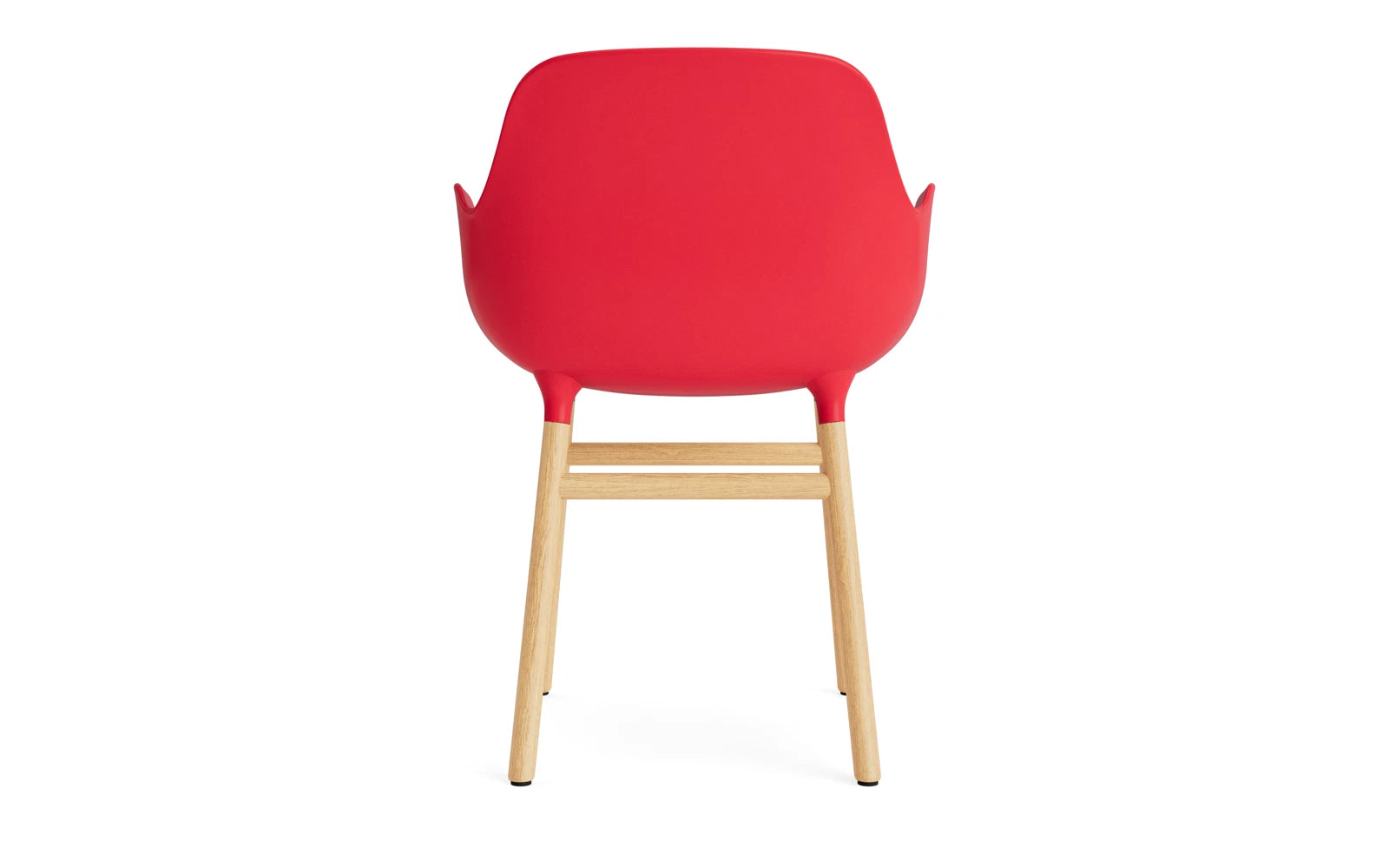 Erleben Sie den Form Lehnstuhl in strahlendem Rot von Normann Copenhagen – ein elegantes Möbelstück aus Eichenholz, das zeitloses Design und Funktionalität vereint.