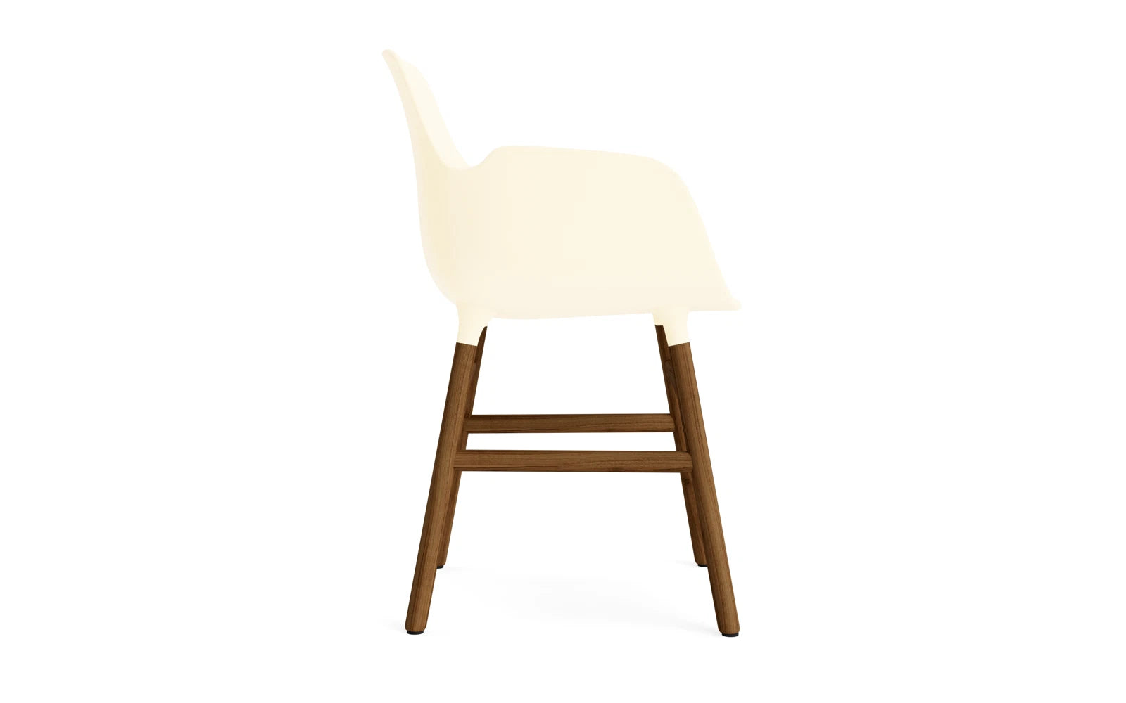 Entdecken Sie den Form Lehnstuhl Creme/Walnuss von Normann Copenhagen – ein stilvolles Möbelstück, das Eleganz und Funktionalität vereint.