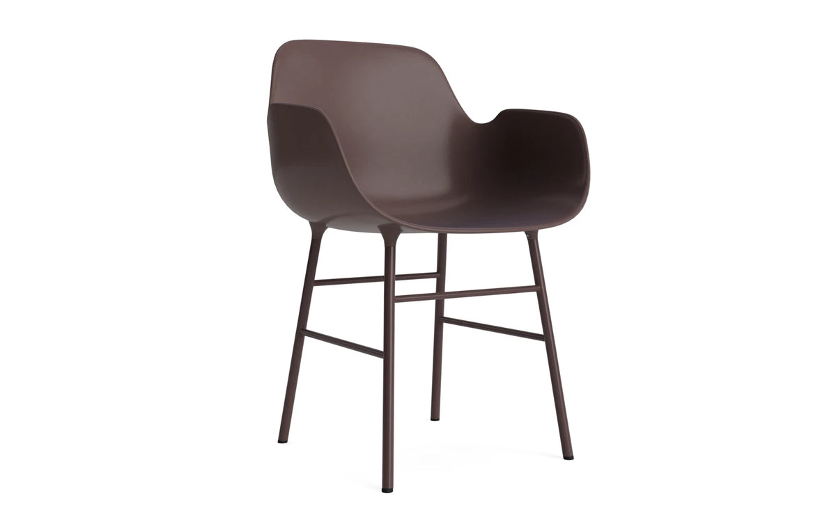 Form Lehnstuhl Stahl Braun in Braun präsentiert im Onlineshop von KAQTU Design AG. Stuhl mit Armlehne ist von Normann Copenhagen