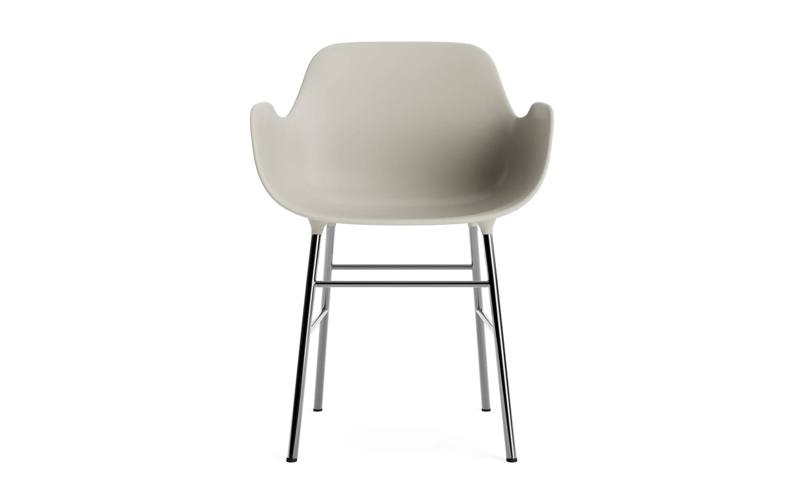 Erleben Sie den Form Lehnstuhl Chrom hellgrau von Normann Copenhagen – ein modernes Möbelstück, das Ästhetik und Funktionalität harmonisch verbindet.