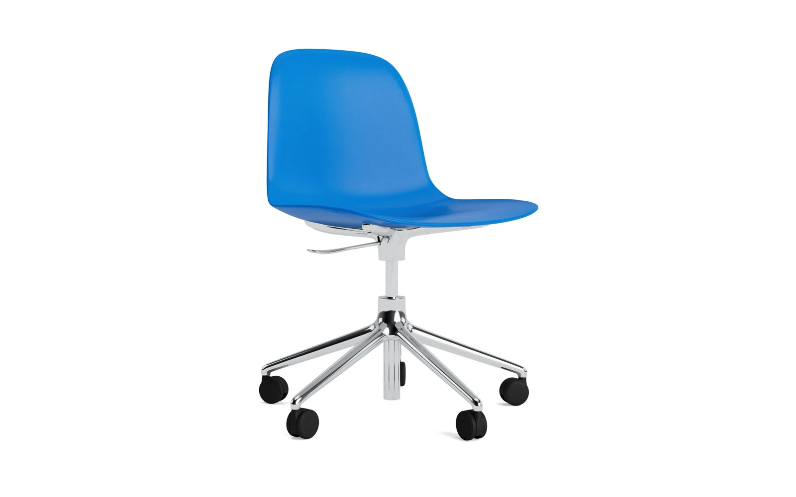 Form Drehstuhl mit Rollen Bright Blue/Aluminium in präsentiert im Onlineshop von KAQTU Design AG. Drehstuhl ist von Normann Copenhagen