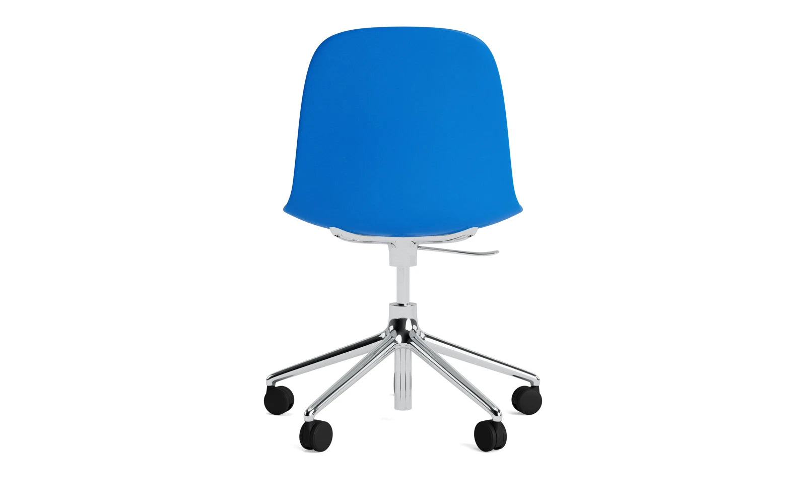 Erleben Sie den Form Drehstuhl in Bright Blue/Aluminium von Normann Copenhagen – ein elegantes Design, das Komfort und Stil für jeden Raum bietet.