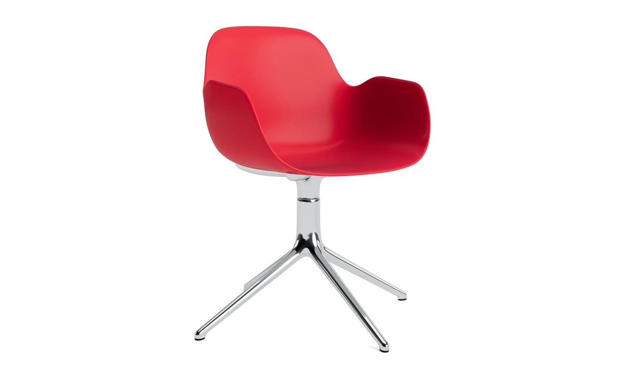 Form Drehstuhl Leuchtendes rot/Aluminium in Leuchtendes Rot präsentiert im Onlineshop von KAQTU Design AG. Bürostuhl ist von Normann Copenhagen
