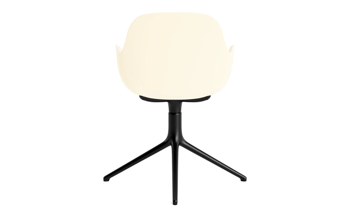 Form Drehstuhl Creme/schwarzes Aluminium in Creme präsentiert im Onlineshop von KAQTU Design AG. Bürostuhl ist von Normann Copenhagen