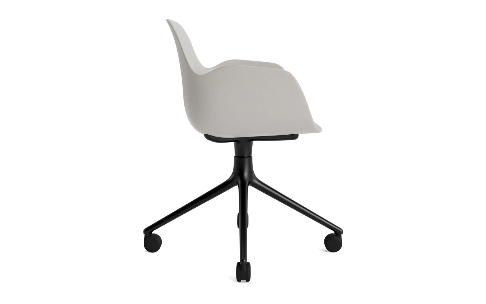 Entdecken Sie den Form Drehsessel 4W von Normann Copenhagen: Stilvolles Design in warmem Grau und robustem Aluminium, ideal für moderne Räume.